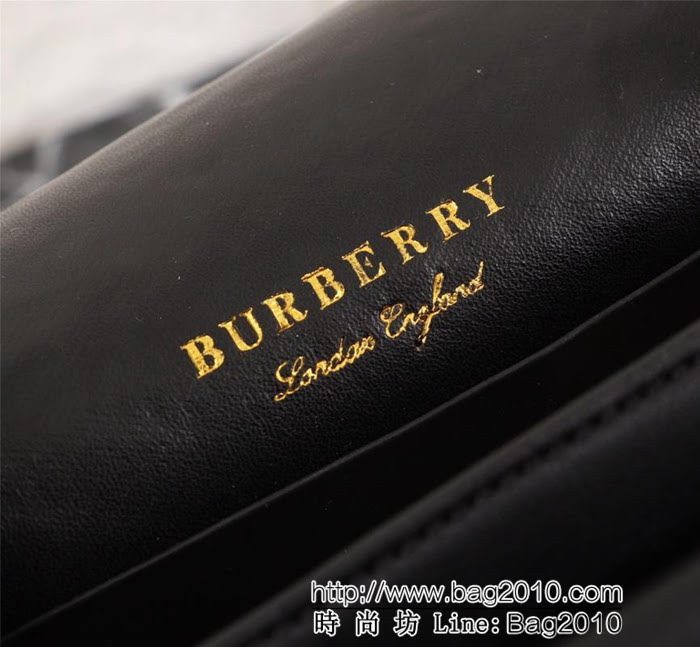 BURBERRY巴寶莉 小號最高版本 專櫃最新The Satchel鉚釘皮革 方型薩奇爾包  Bhq1031